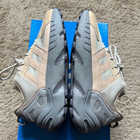 💥🛍️𝗔𝗗𝗜𝗗𝗔𝗦 𝗭𝗫𝟮𝟮 𝗕𝗢𝗢𝗦𝗧 𝗦𝗜𝗭𝗘 𝟭𝟬 - Picture 8 of 10